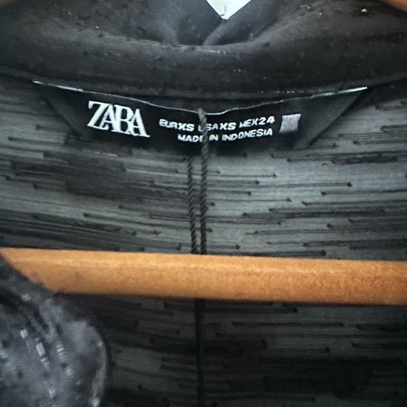 NWT/ Sz XSmall/ Shirt with lapel collar L/S /Metallic thread detail. - Picture 7 of 8